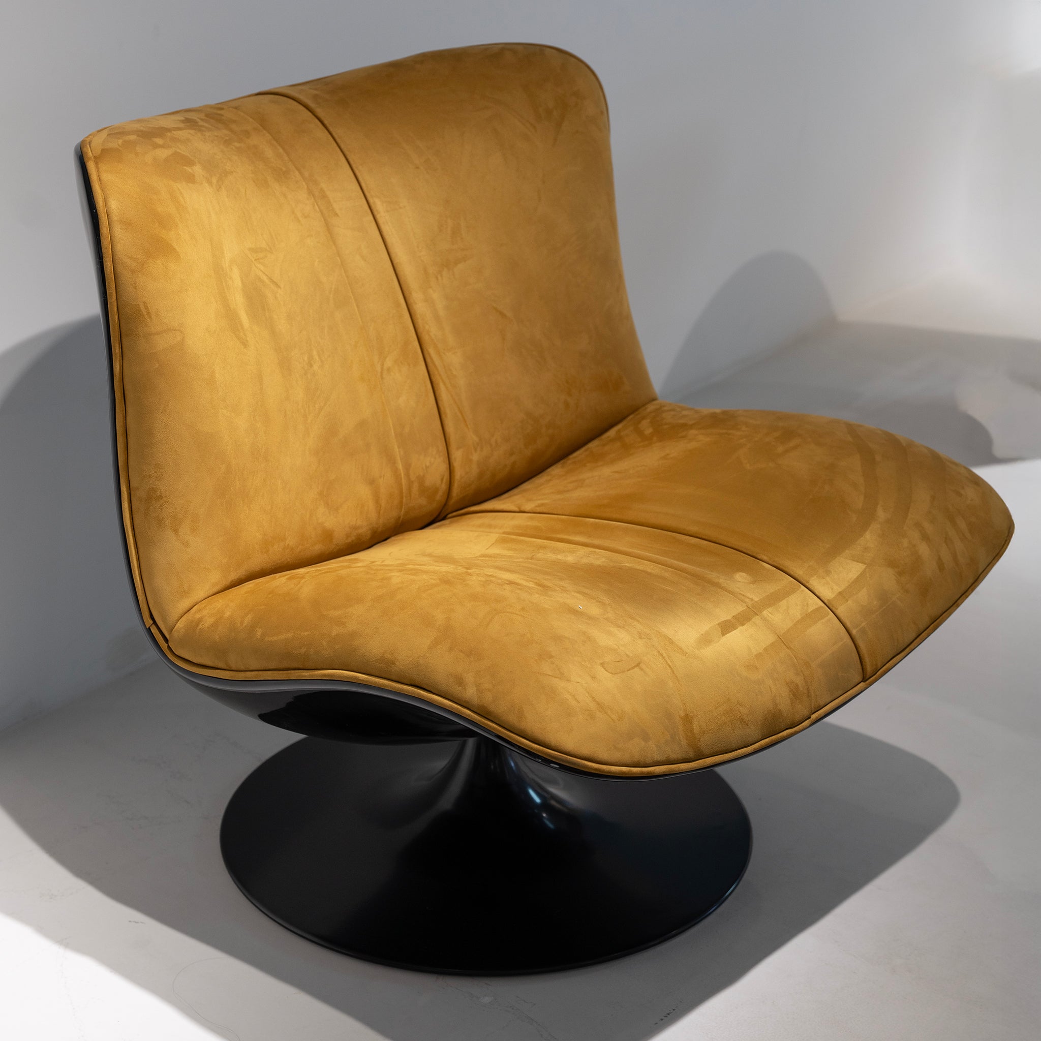Saffron Swivel Lounge Chair