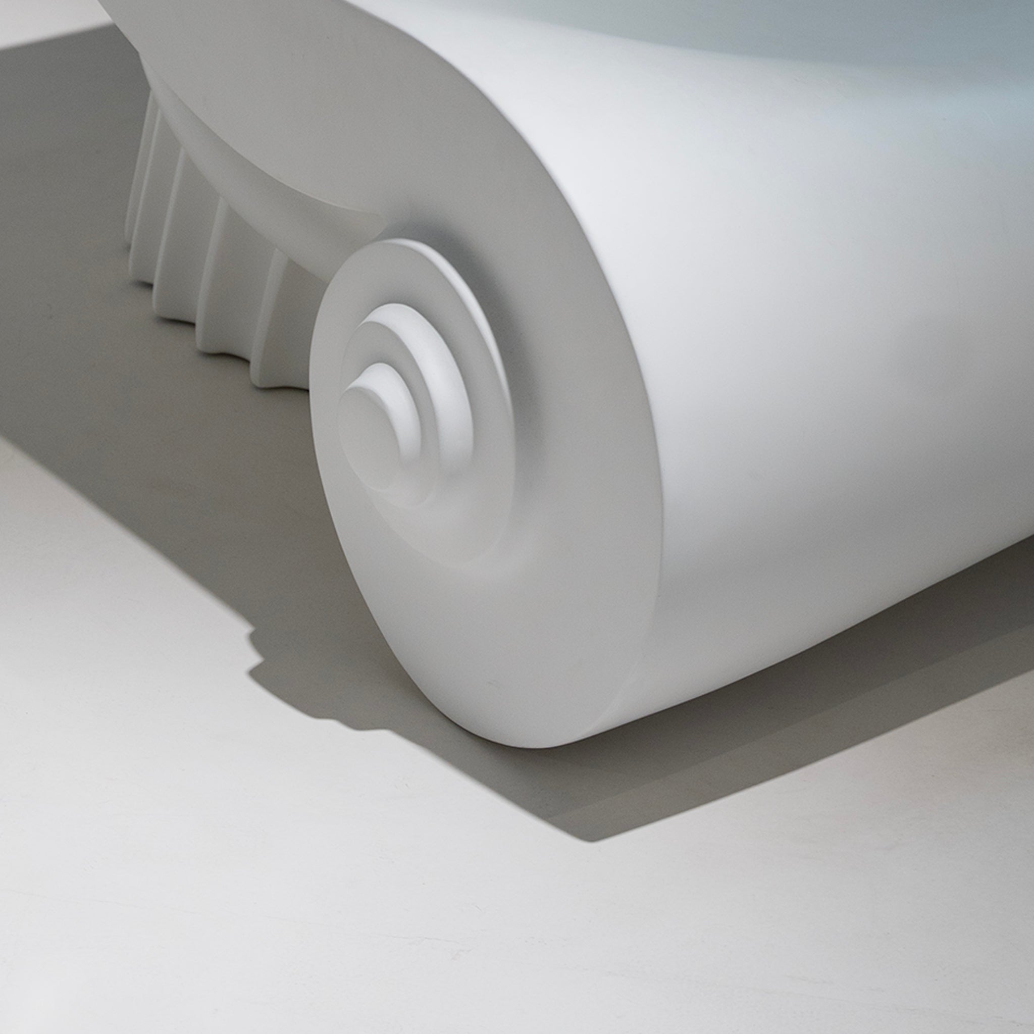 Olympia Scroll Lounge