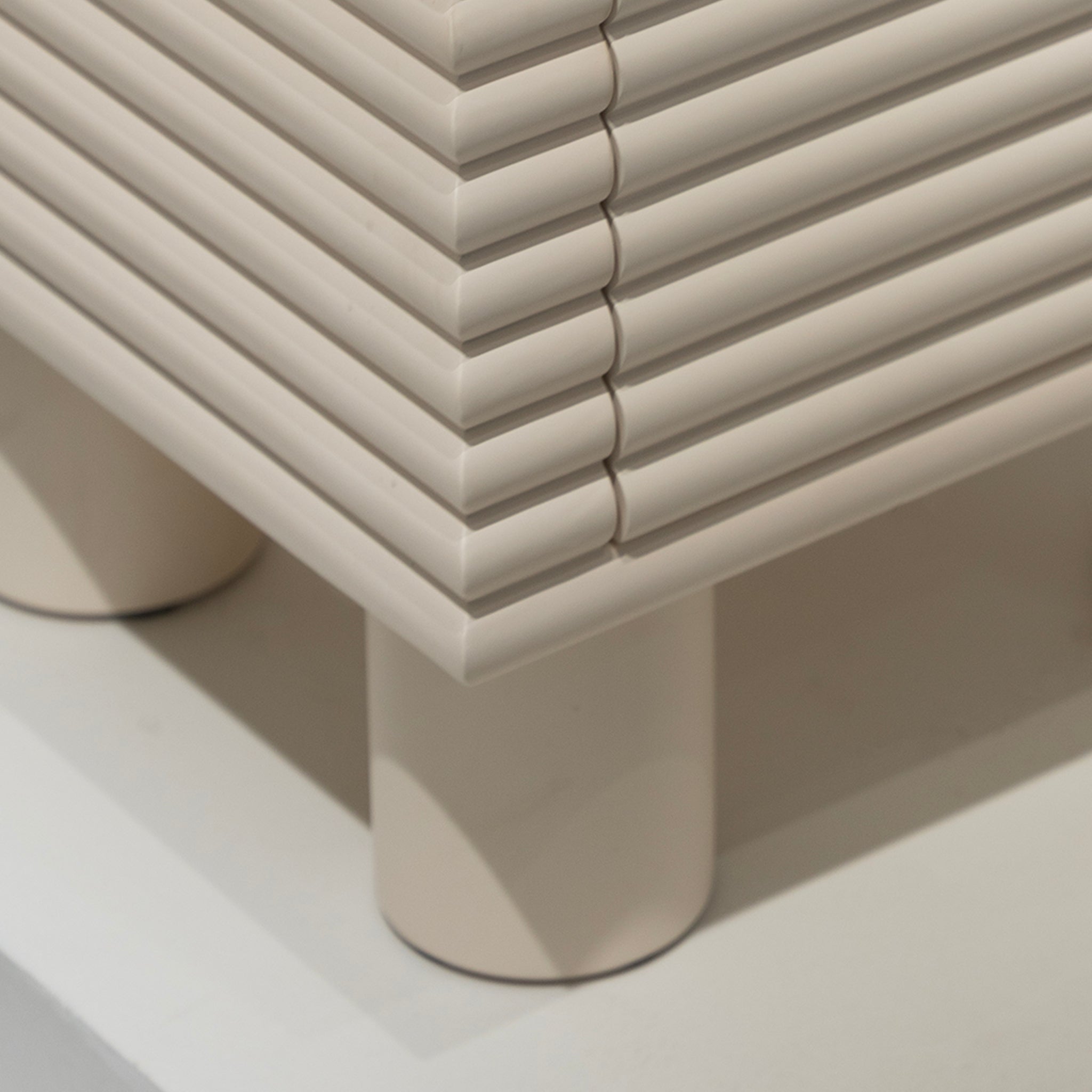 Rondo Forma Side Table