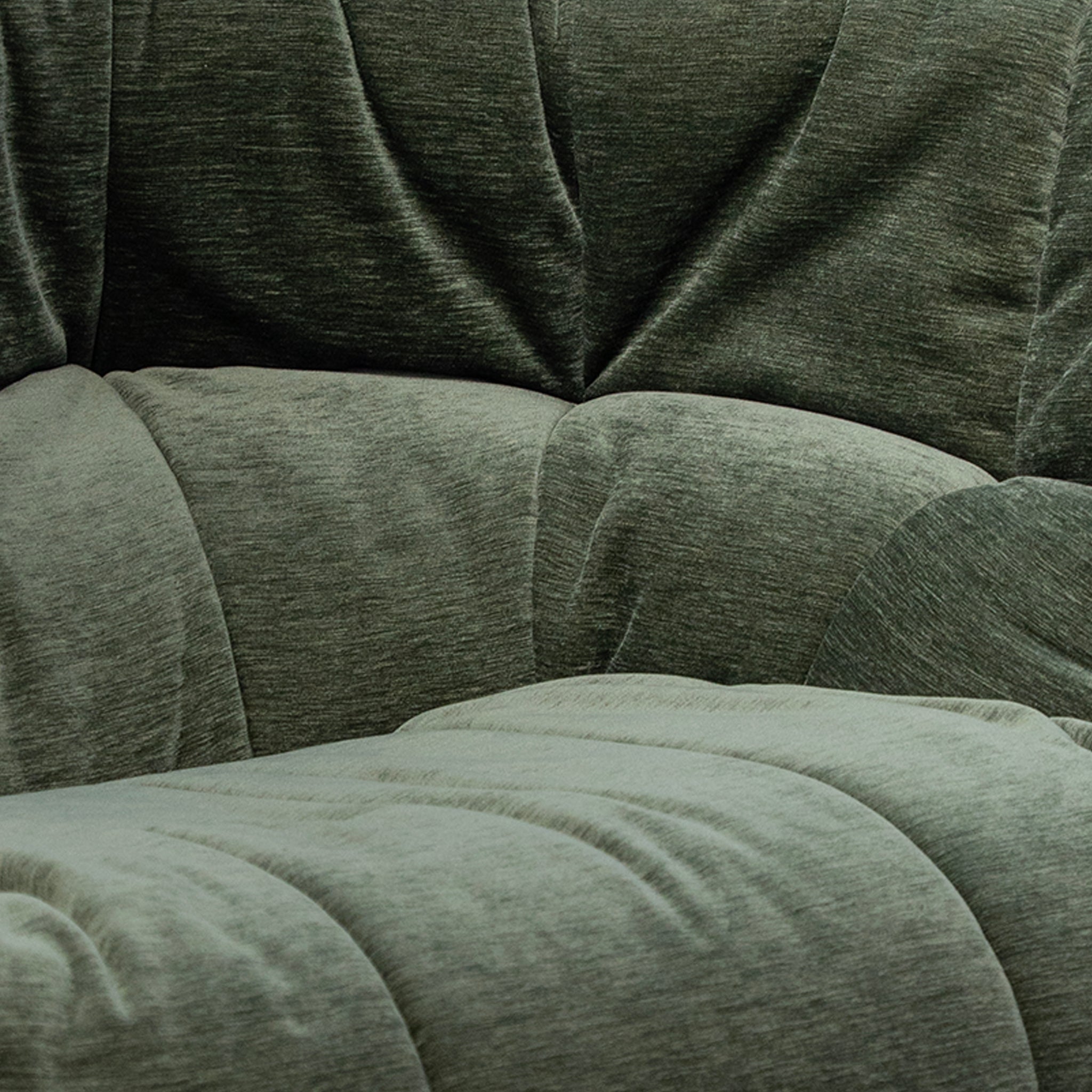 Verdant Quilt Lounge