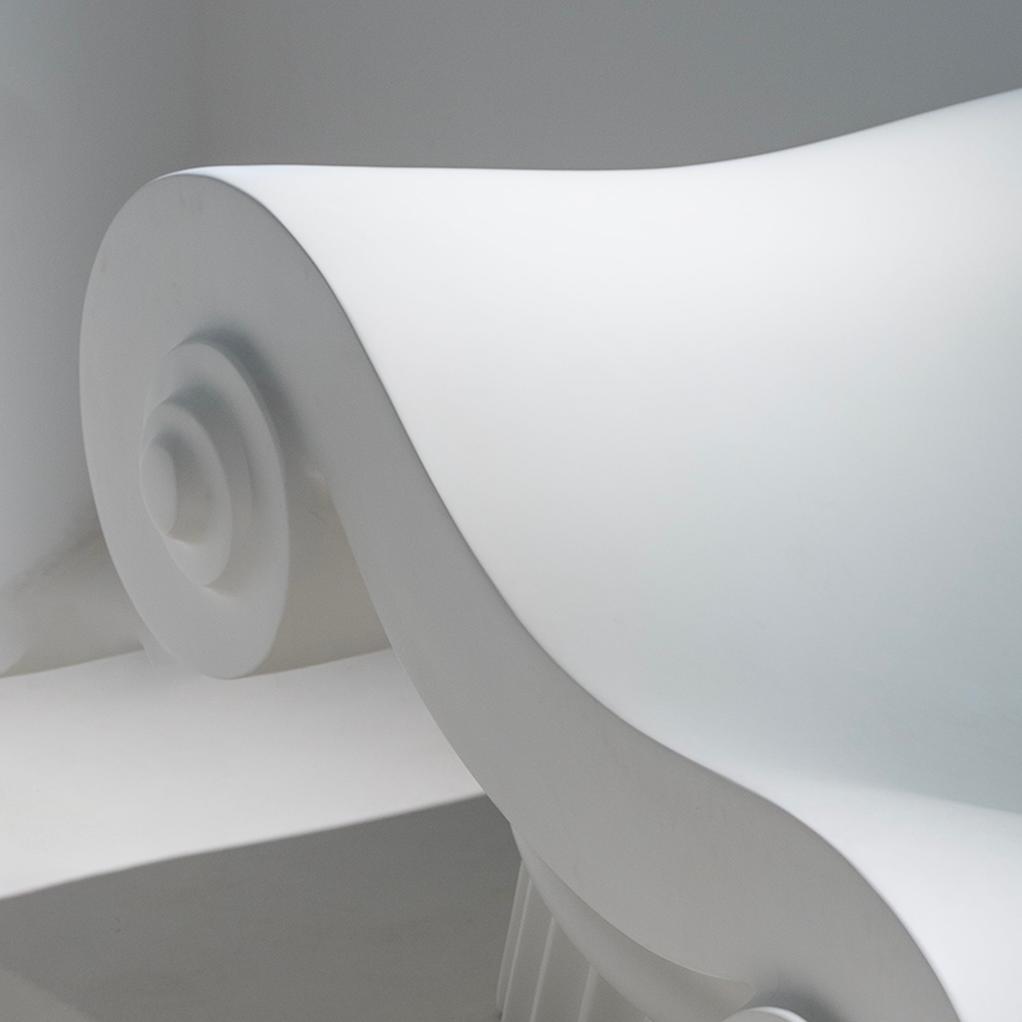 Olympia Scroll Lounge