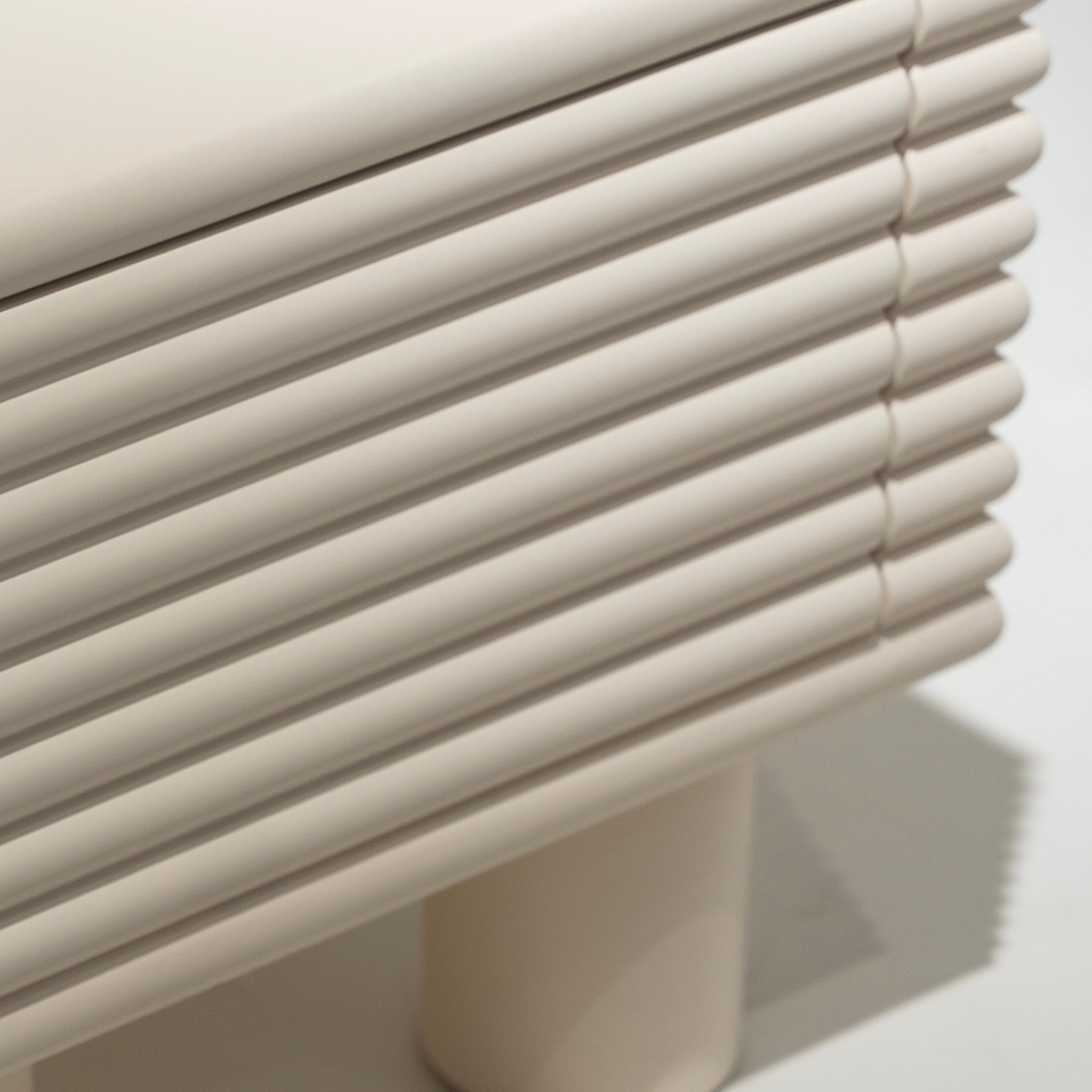 Rondo Forma Side Table