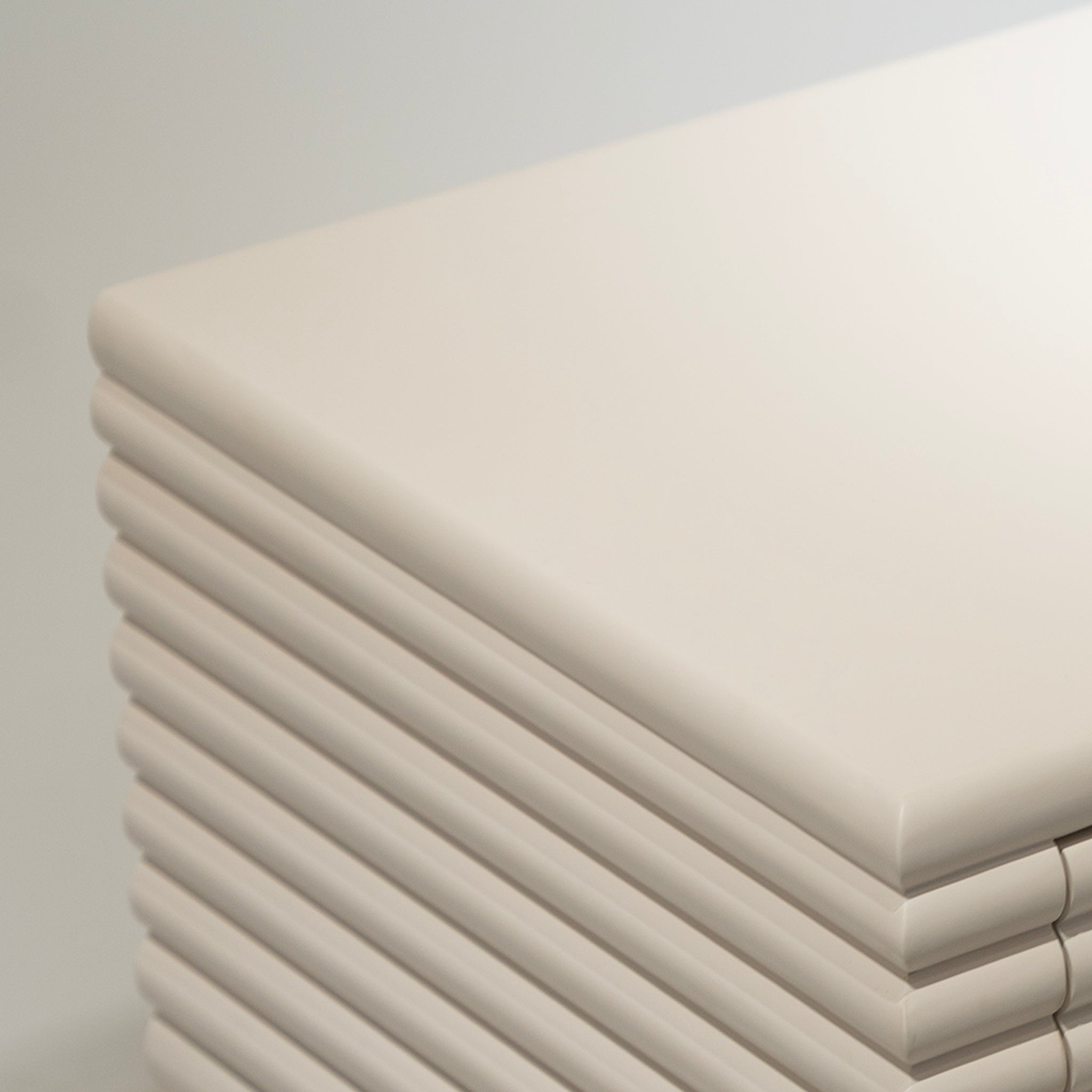 Rondo Forma Side Table