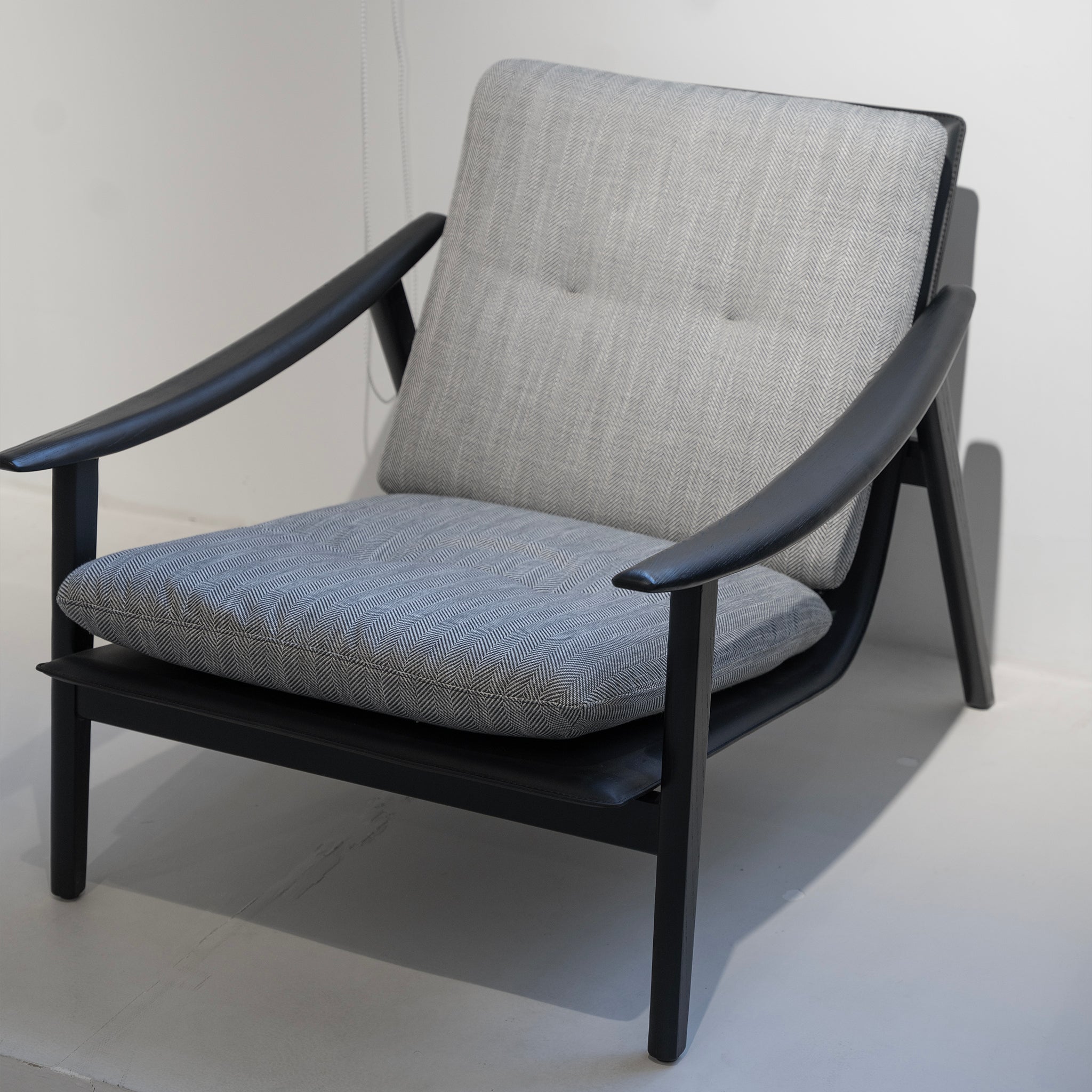 Forma Lounge Chair