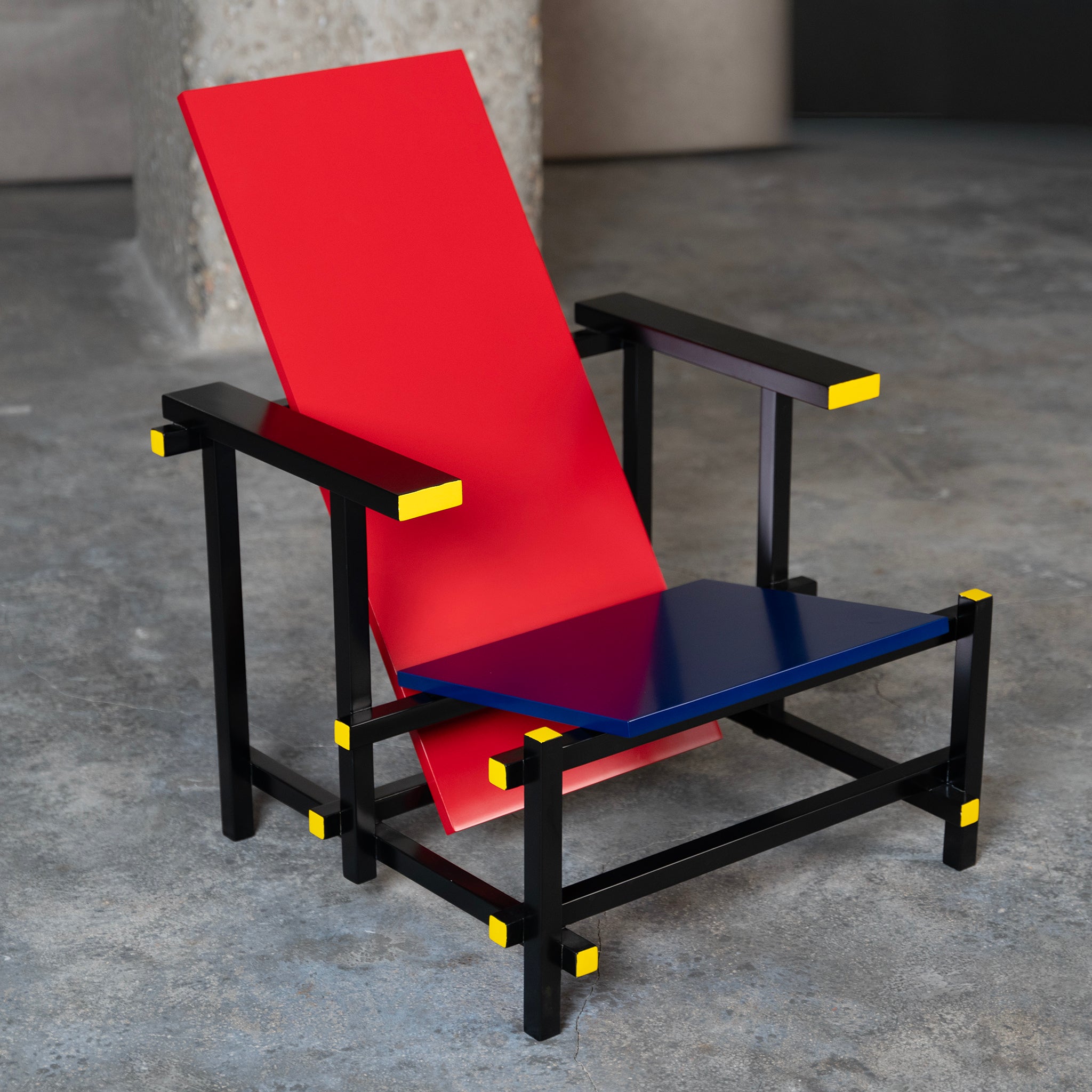 De Stijl Lounge Chair