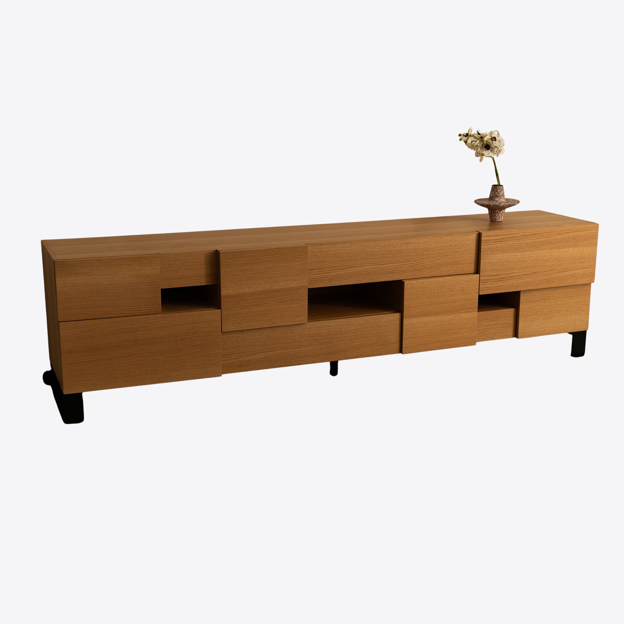 Linea Vista Console