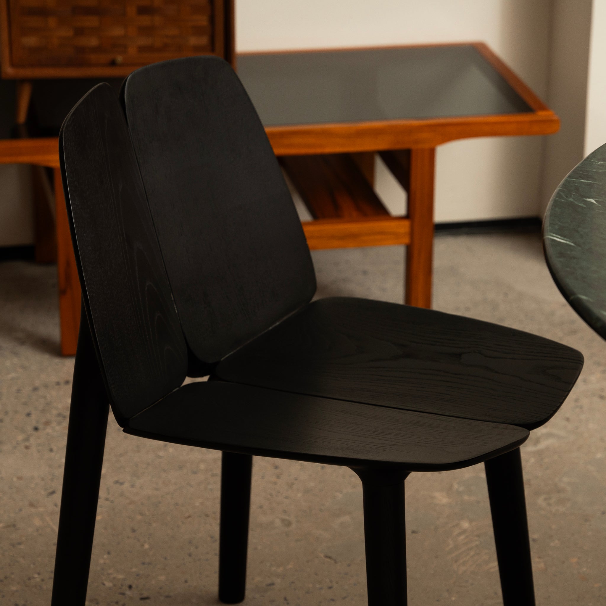 Fissure Panel Dining Chair