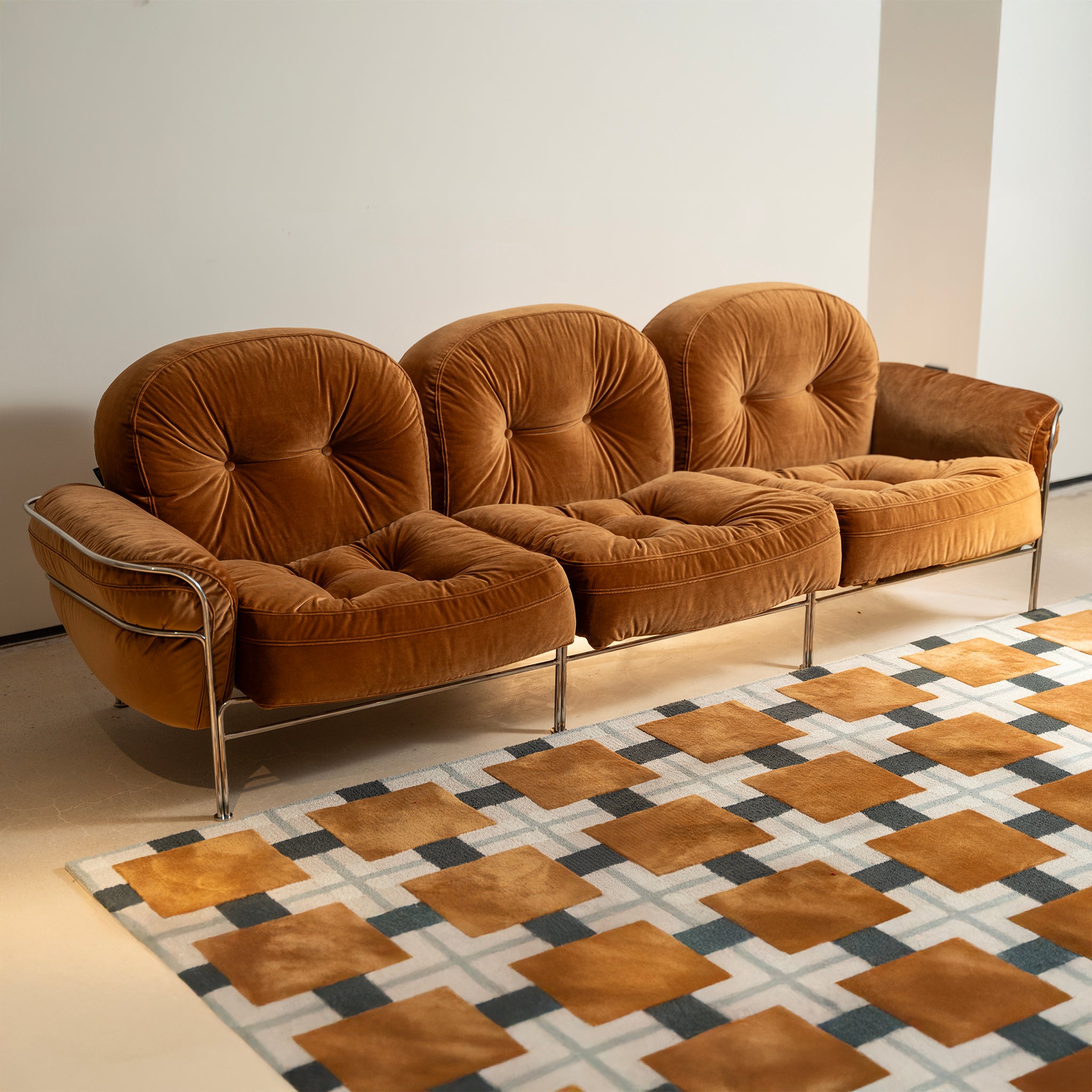 Rivière Tufted Lounge