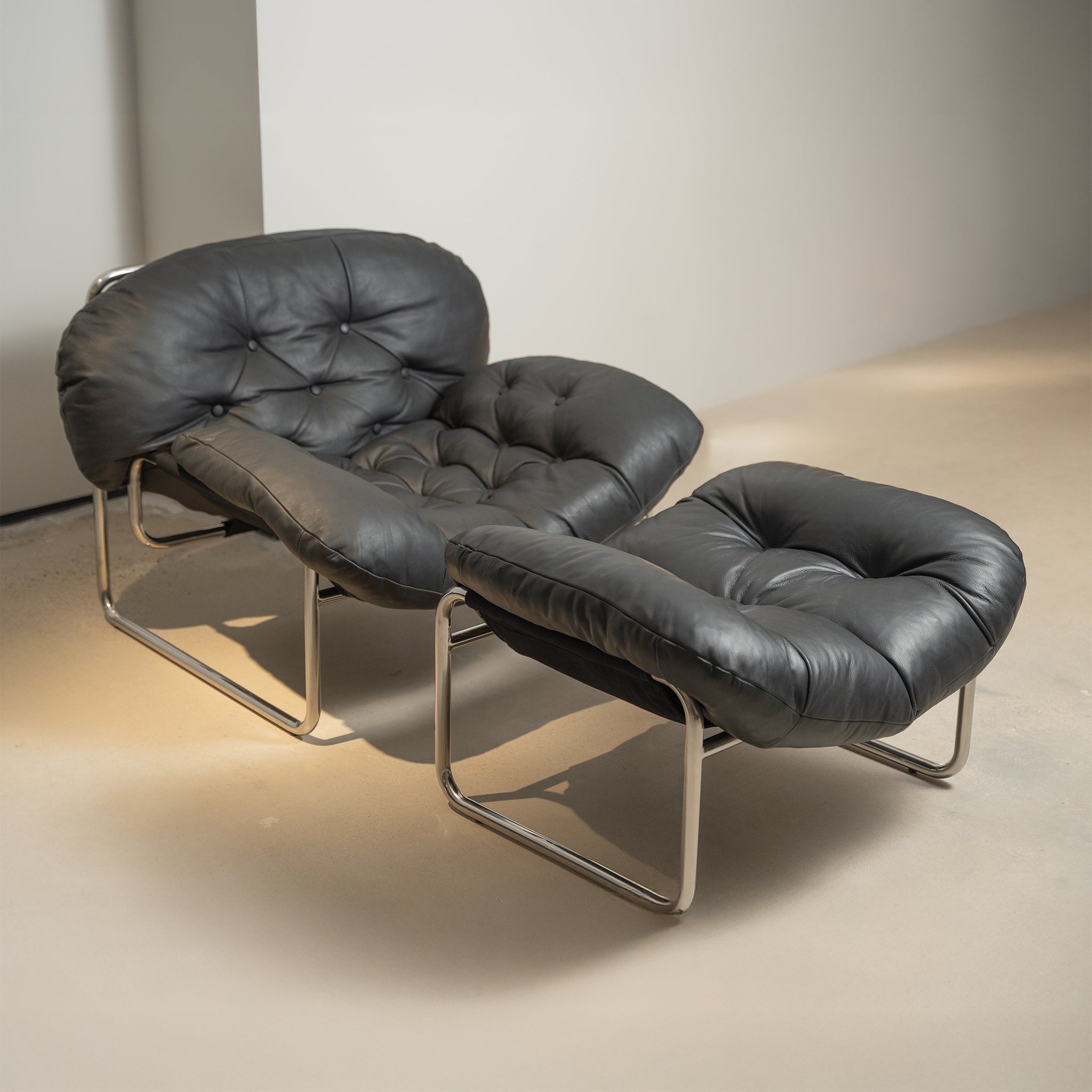 Belvedere Chaise Lounger