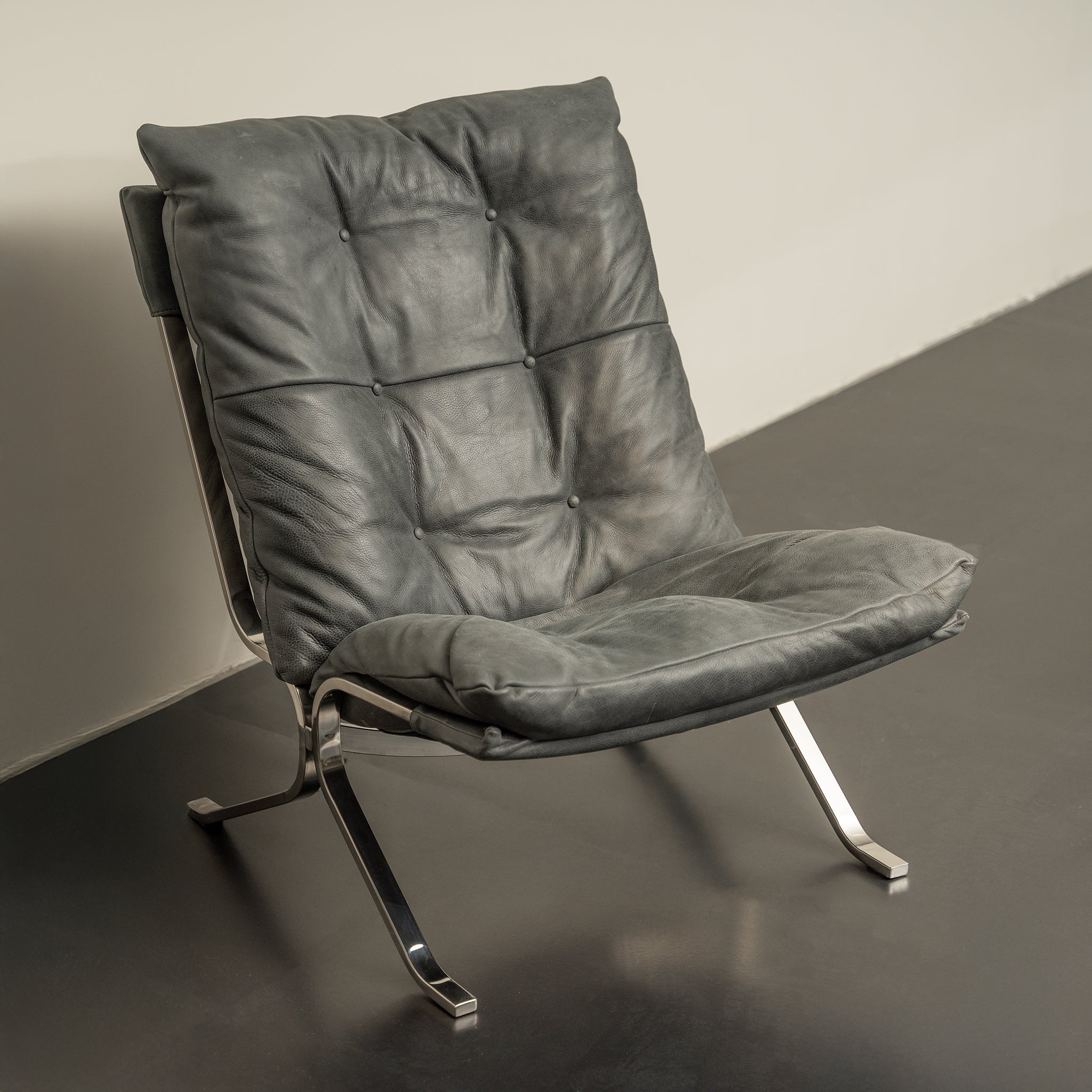 Atlas Lounge Chair