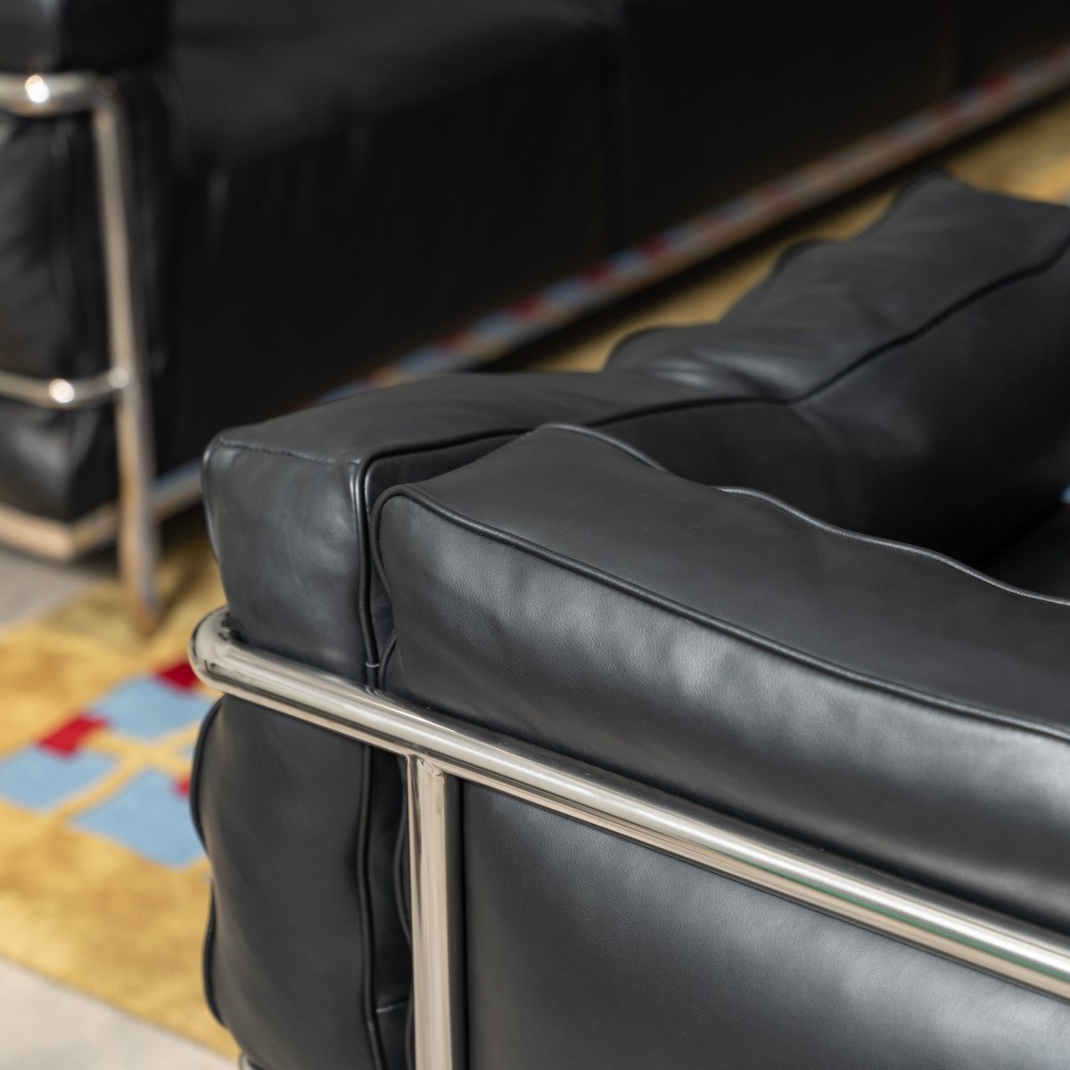 Carré Armchair - FURNIBLE.