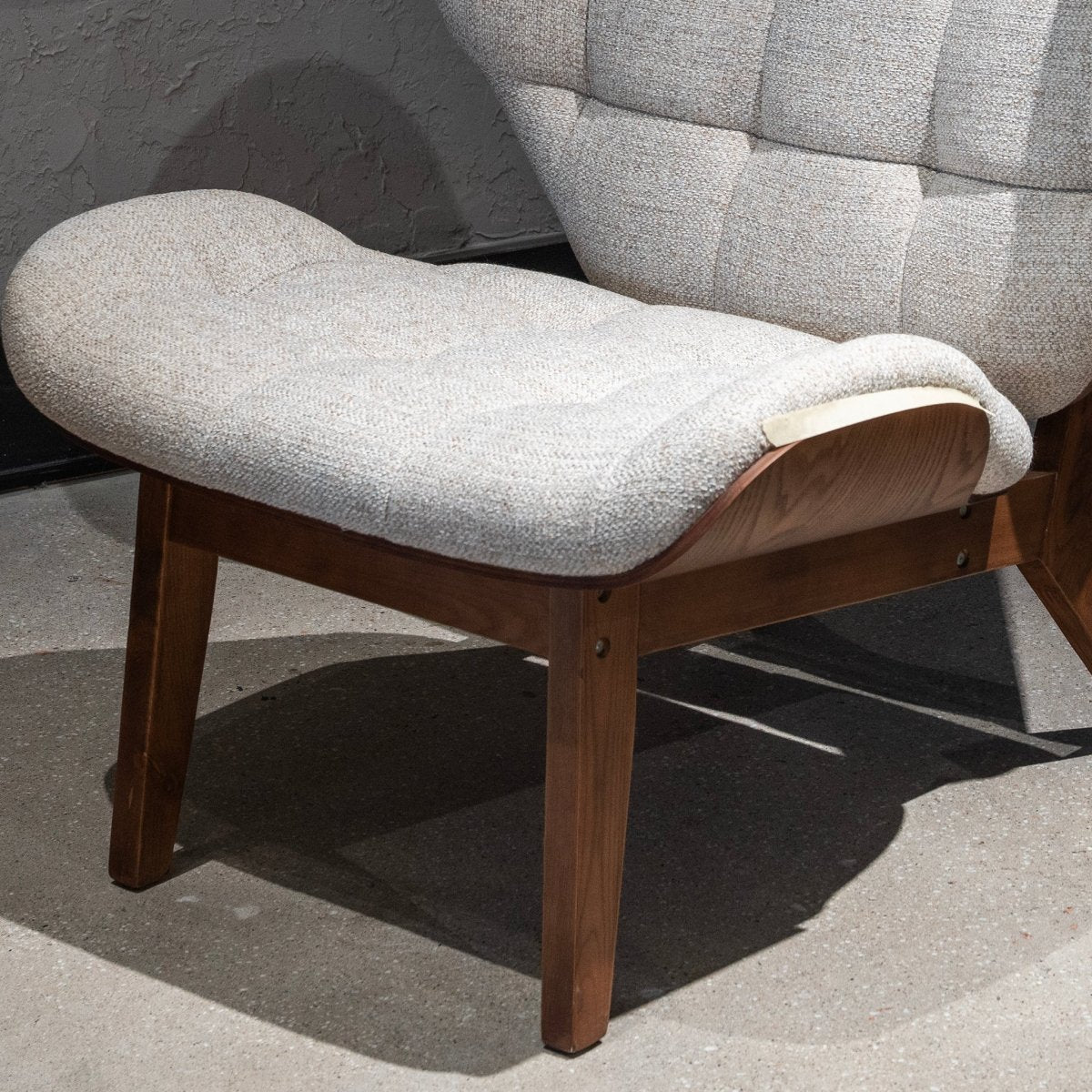 Cedarwyn Chair - FURNIBLE.