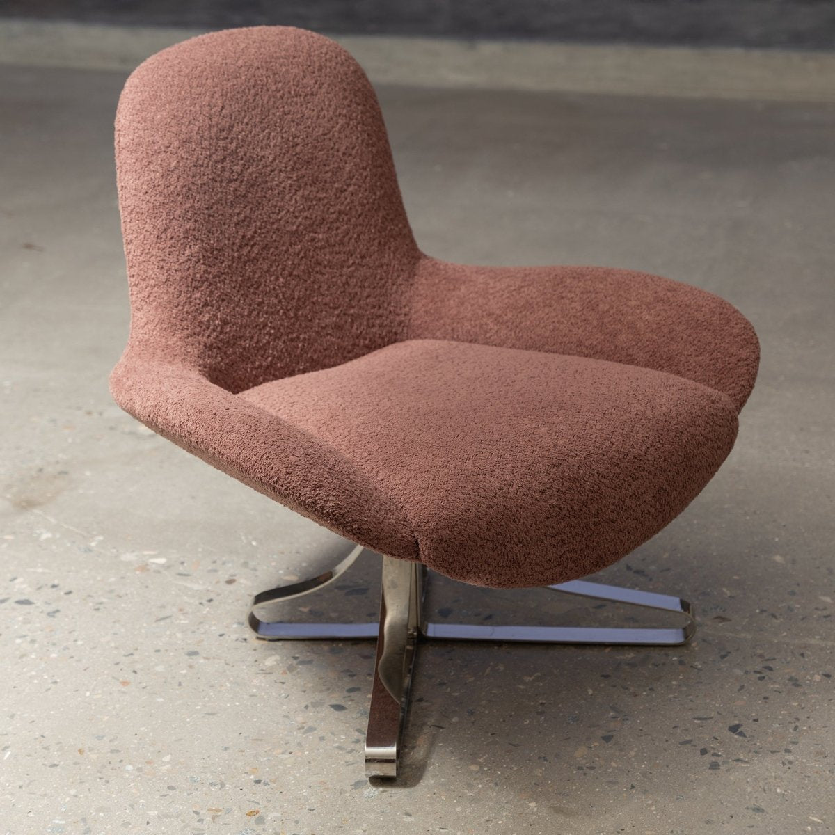 Luna Plush Lounge - FURNIBLE.