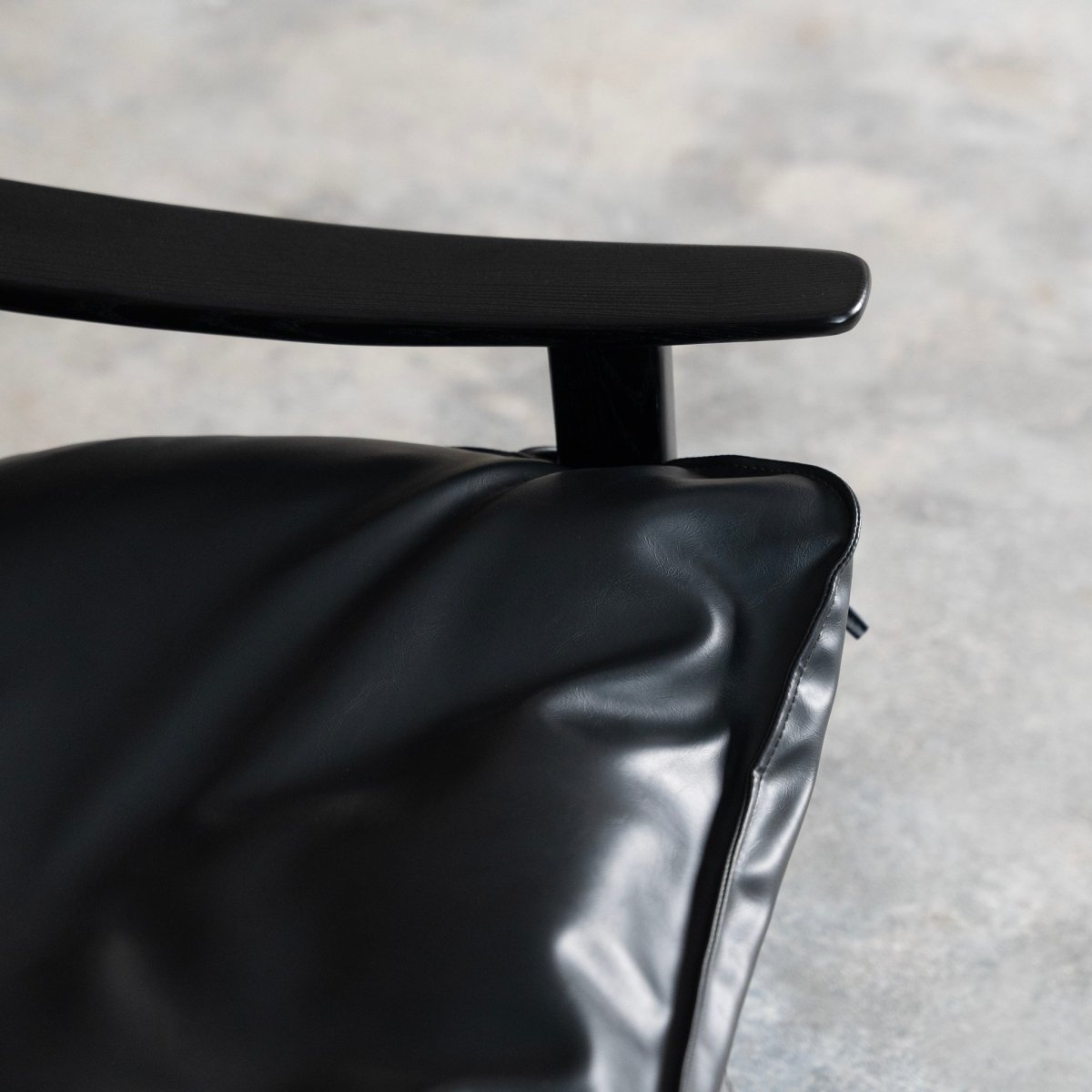 Noir Lounge Chair - FURNIBLE.