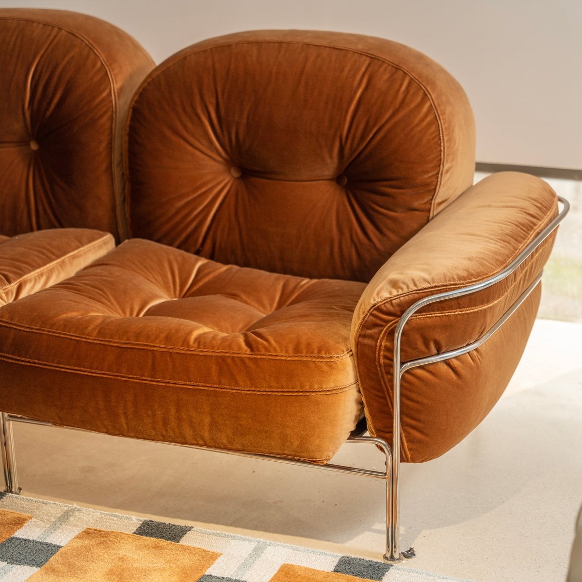 Rivière Tufted Lounge - FURNIBLE.