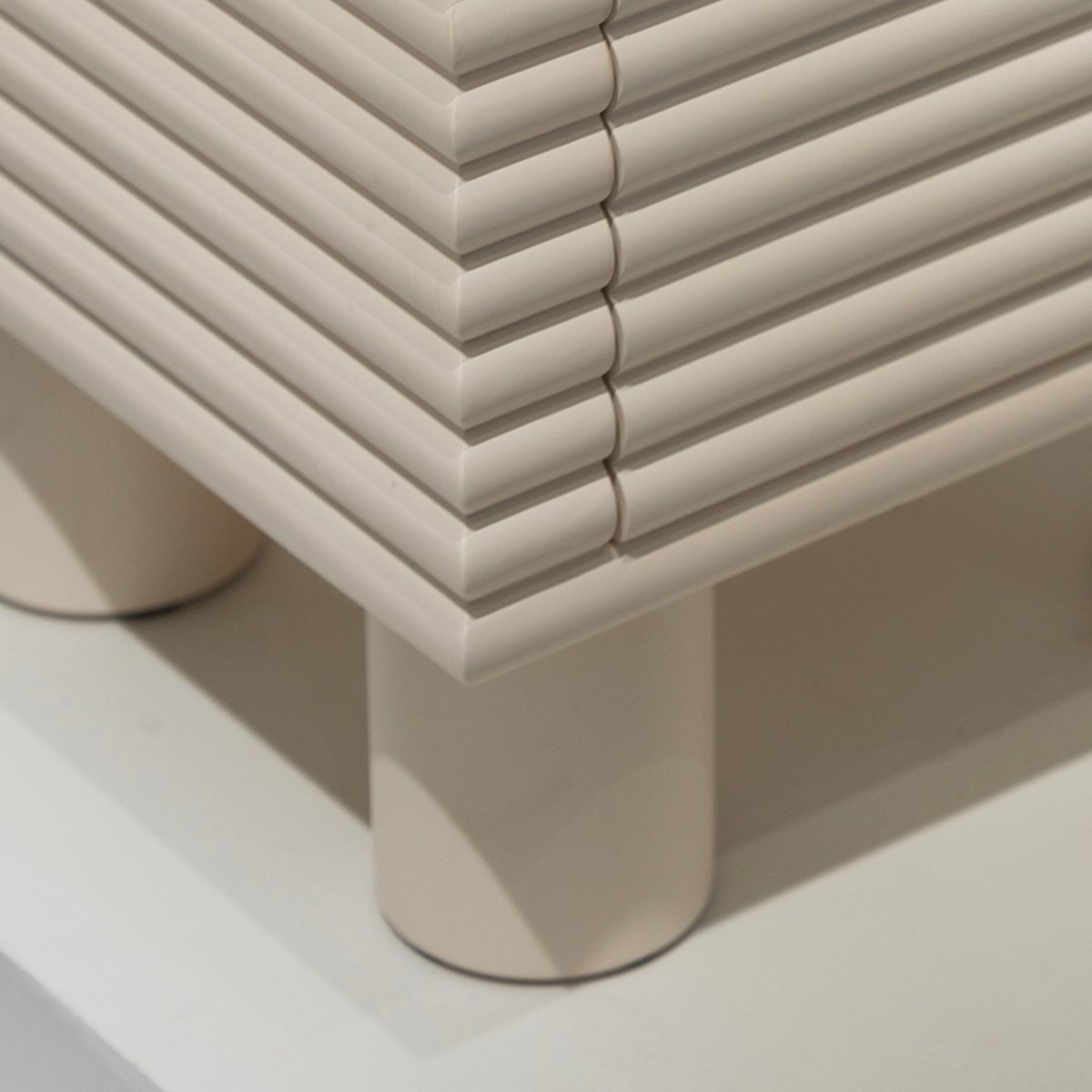 Rondo Forma Side Table - FURNIBLE.