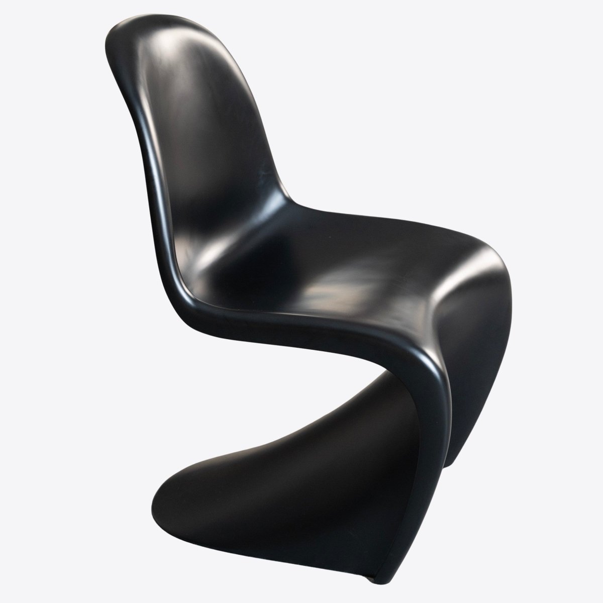 S - Shaped Plastic Chair - FURNIBLE.