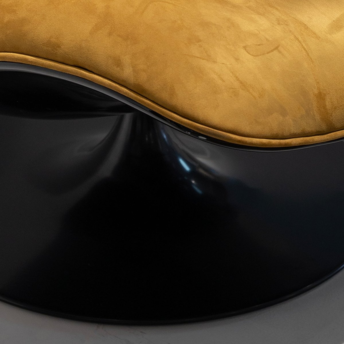 Saffron Swivel Lounge Chair - FURNIBLE.