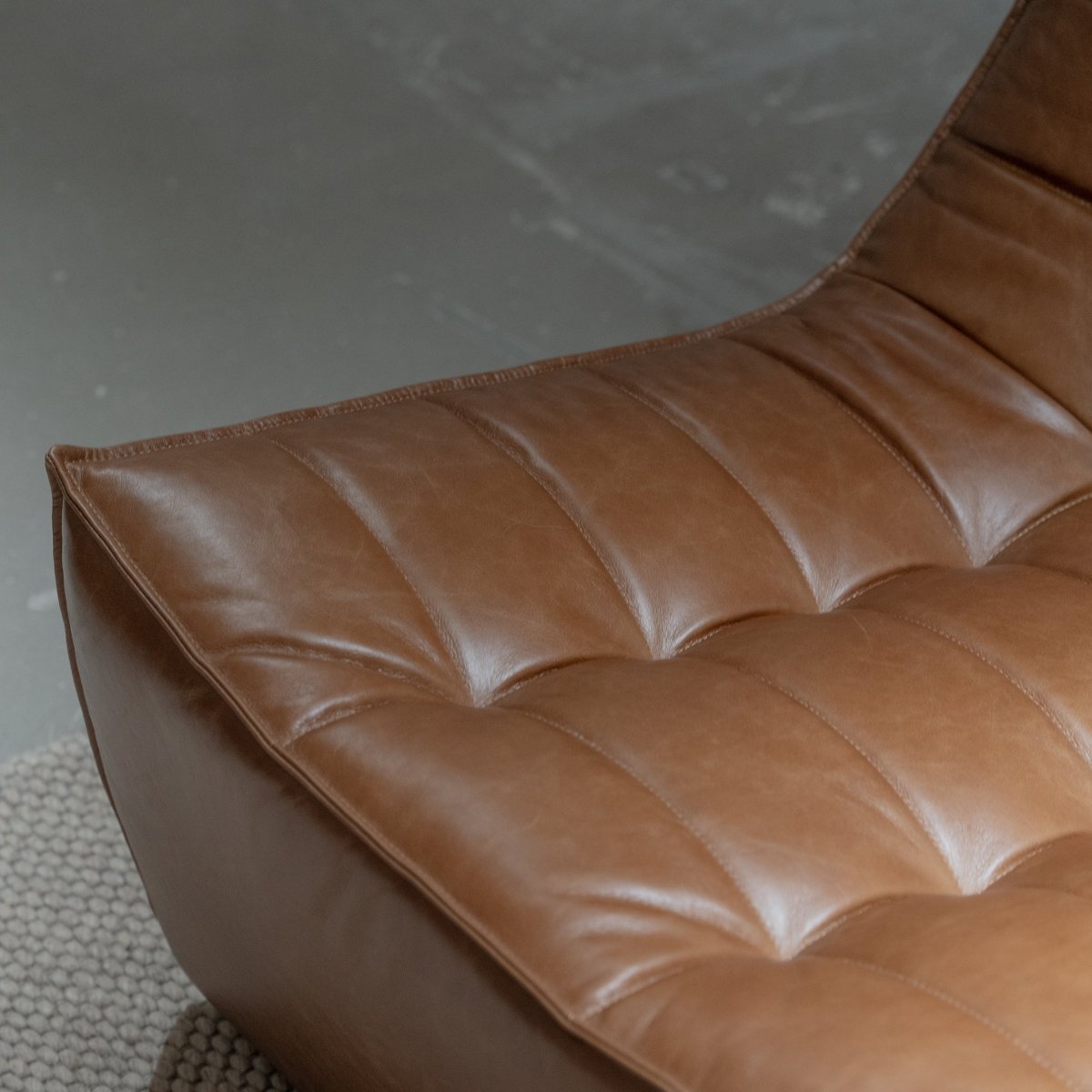 Soletta Tufted Lounge - FURNIBLE.