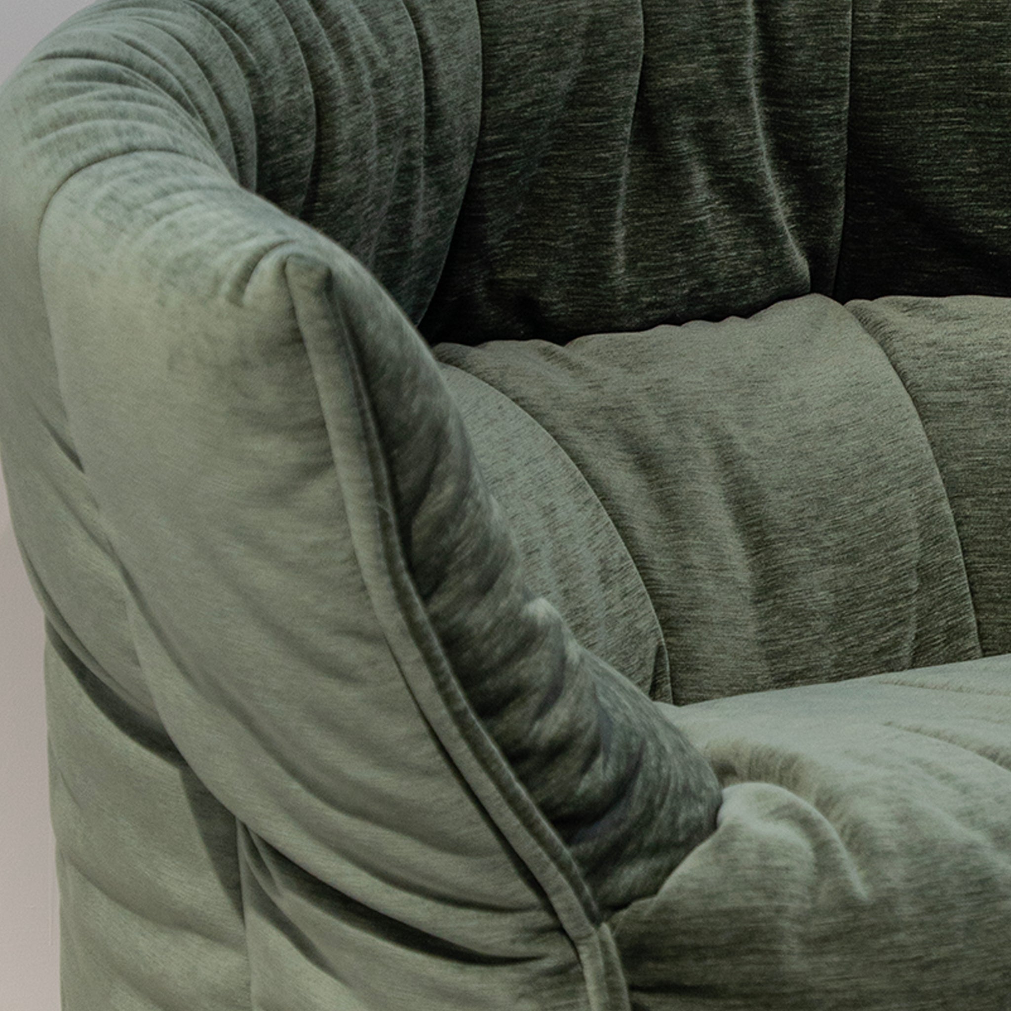 Verdant Quilt Lounge