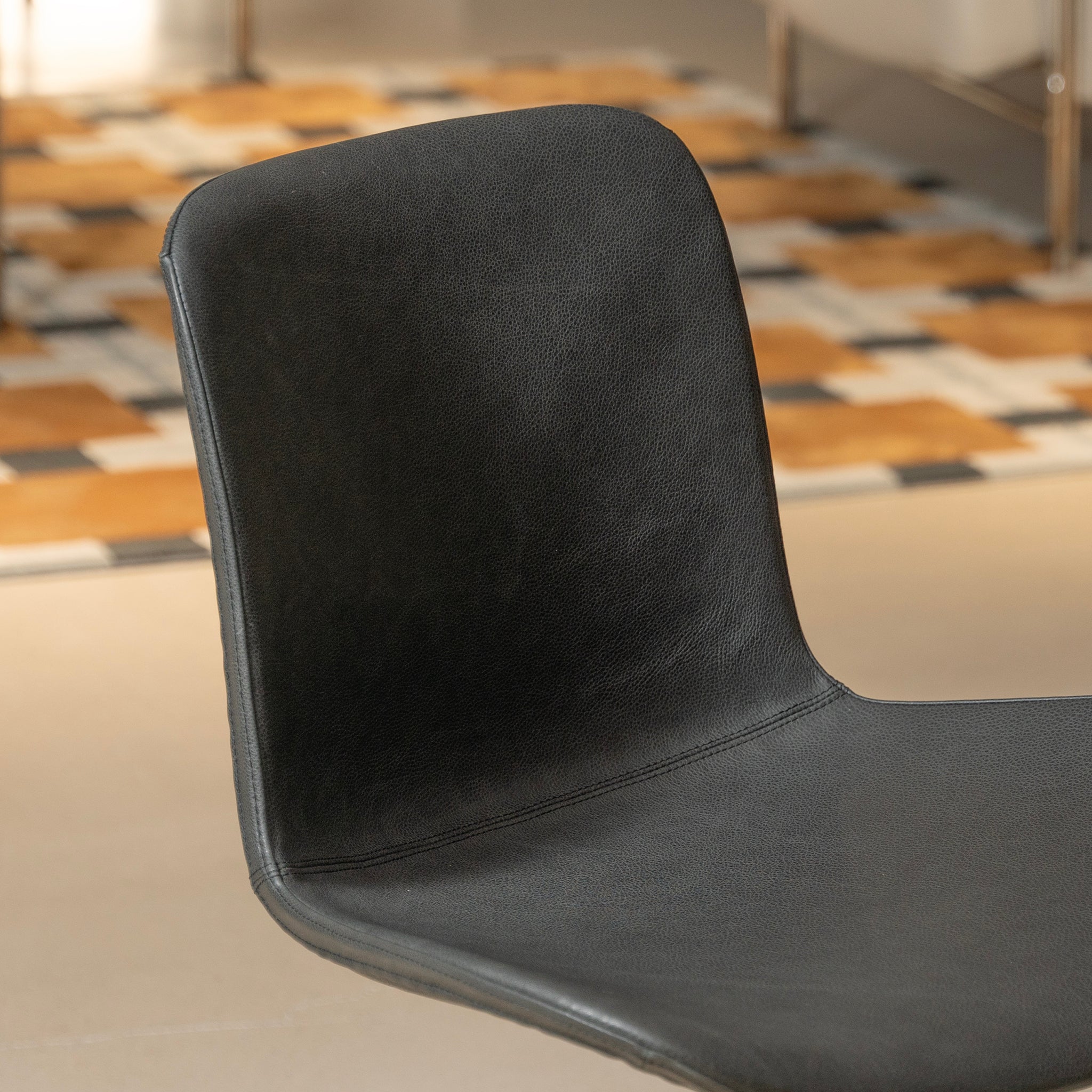 Vertex Chair