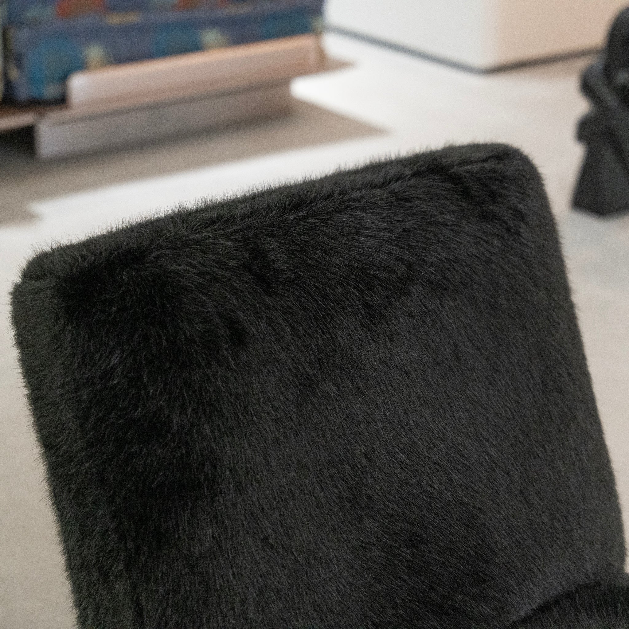 Noir Fur Lounge Chair