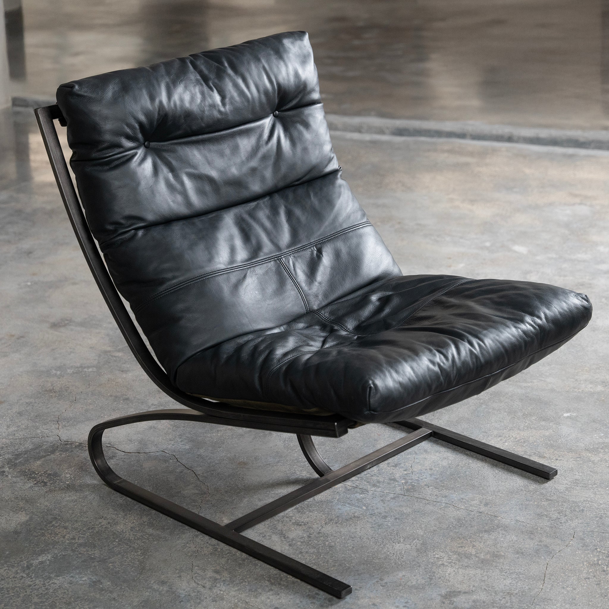 Onyx Lounge Chair