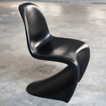 Black S-Shaped Plastic Chair