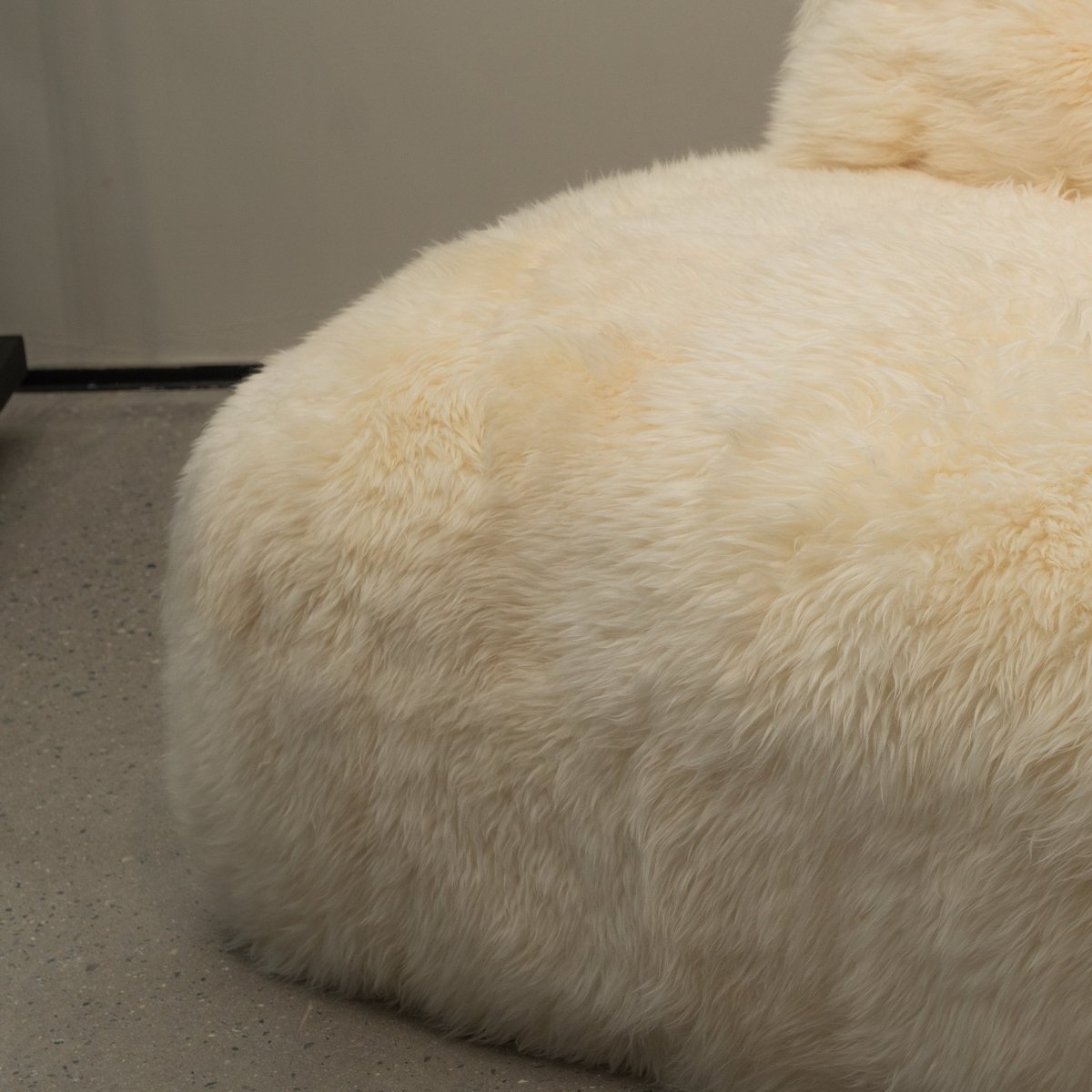 Alpina Plush Lounger - FURNIBLE.