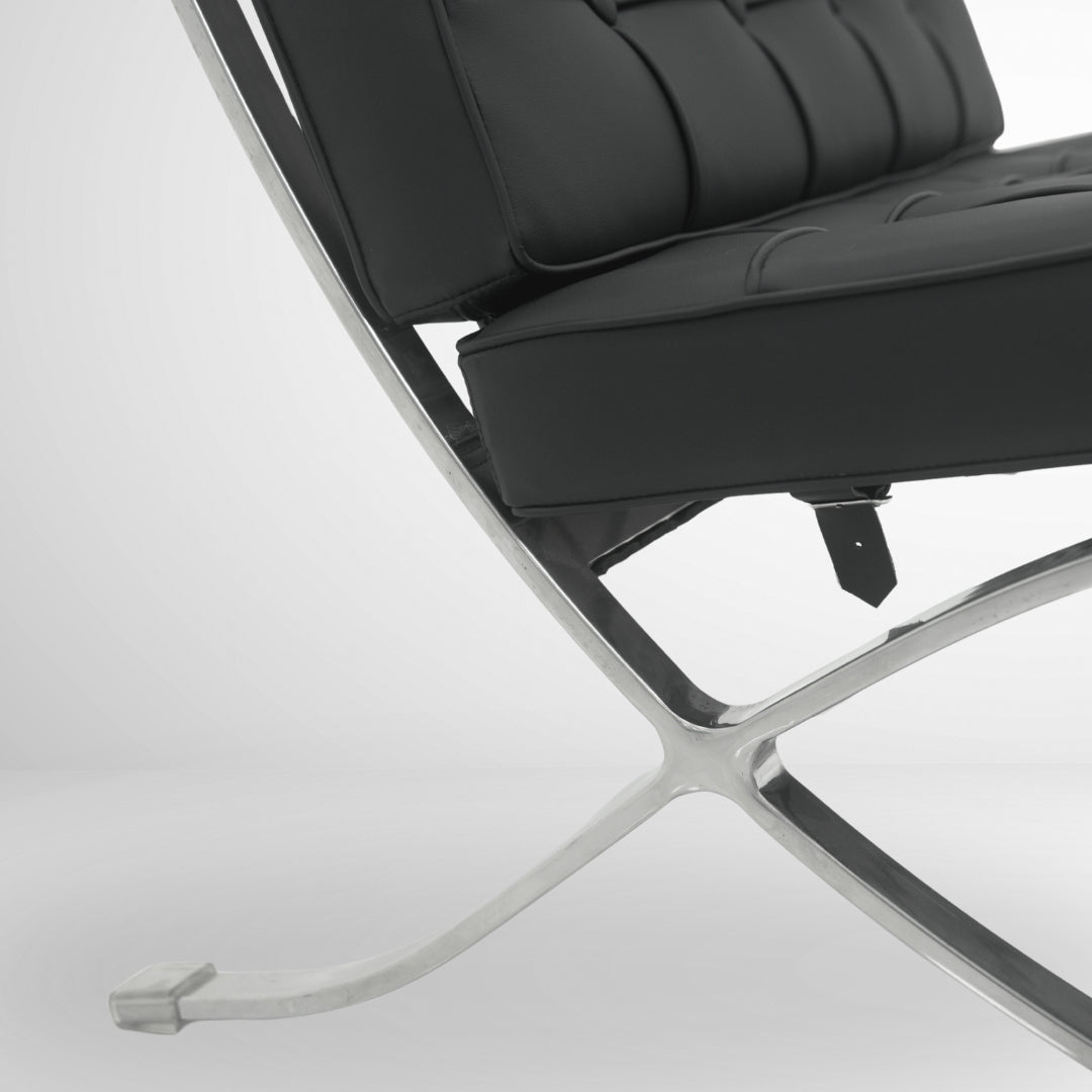 Barcelini Lounge Chair - FURNIBLE.