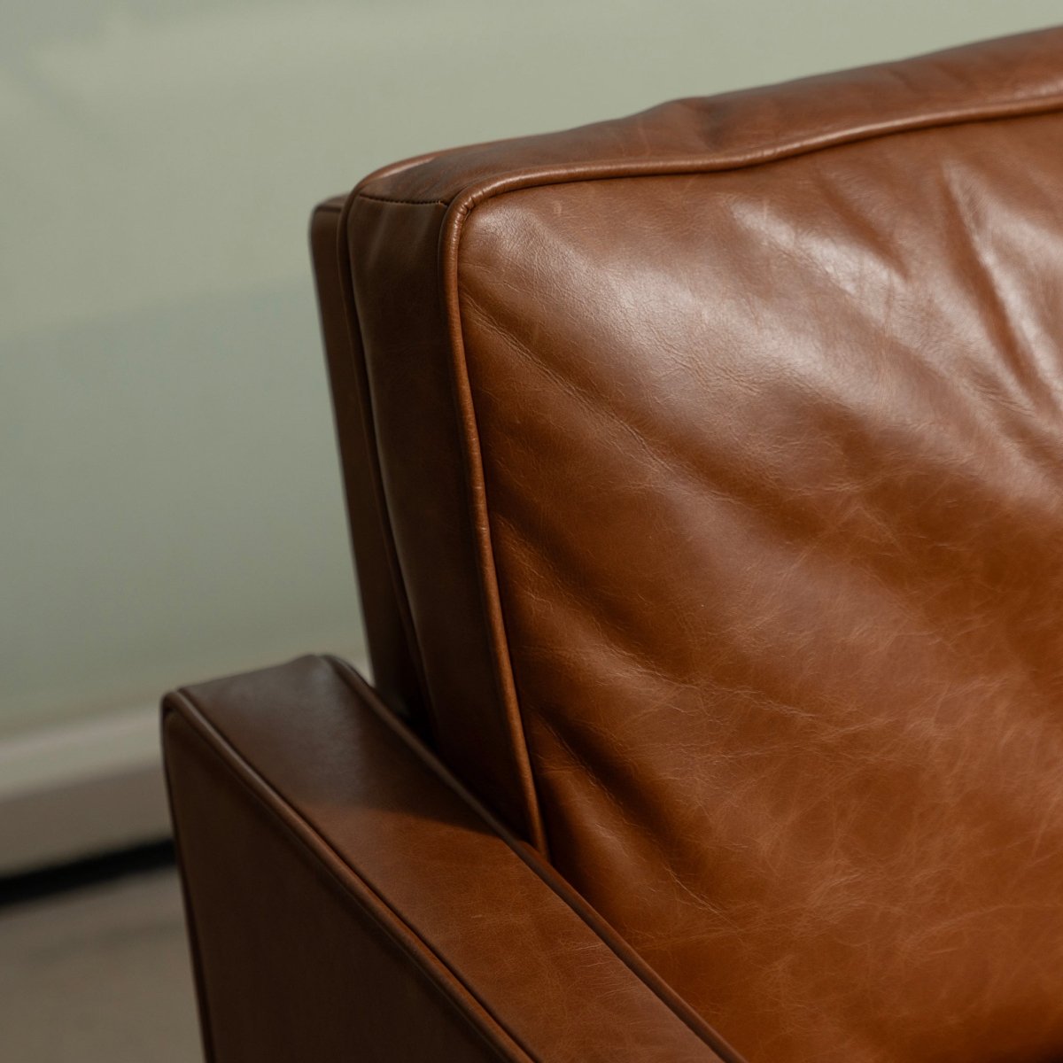 Carter Leather Sofa - FURNIBLE.