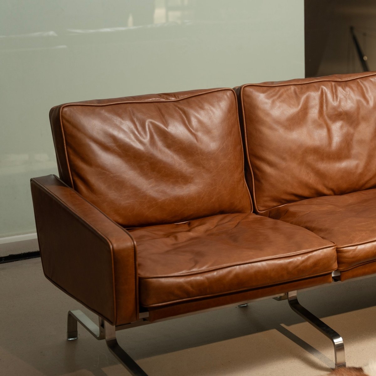 Carter Leather Sofa - FURNIBLE.