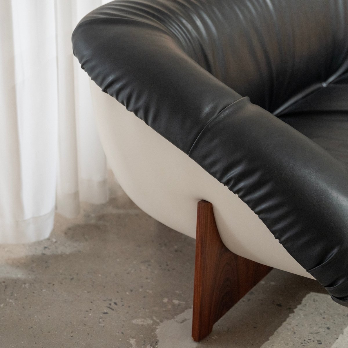 Cascade Lounge Sofa - FURNIBLE.