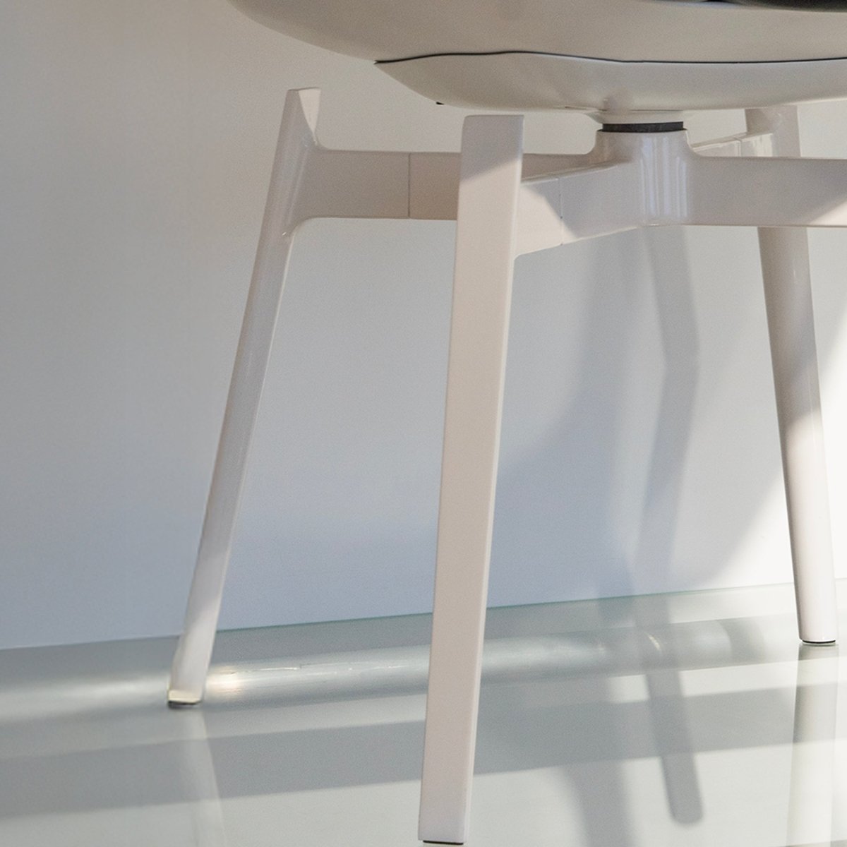 Cushioned Swivel Dining Chair - FURNIBLE.