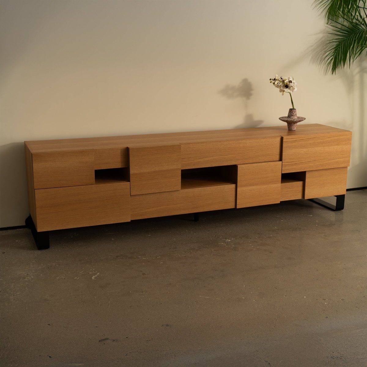 Linea Vista Console - FURNIBLE.