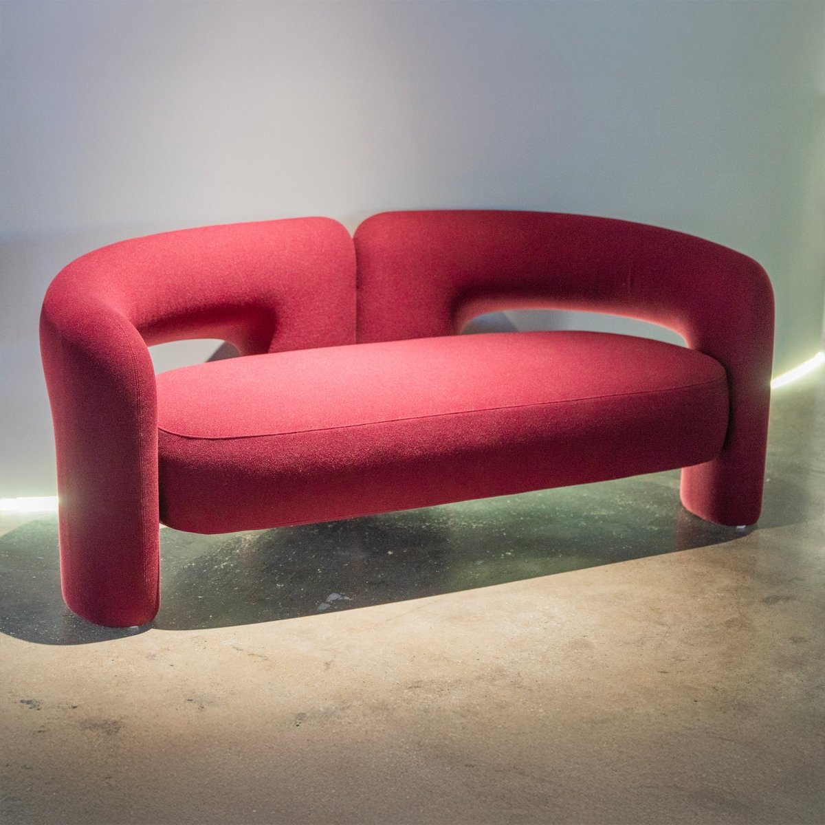 Maison Loveseat - FURNIBLE.