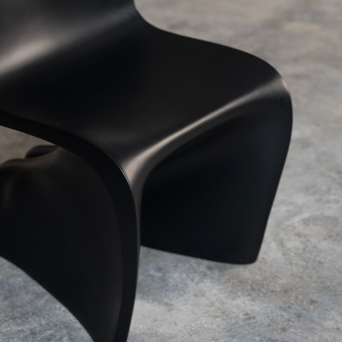 Muse Form Chair - FURNIBLE.