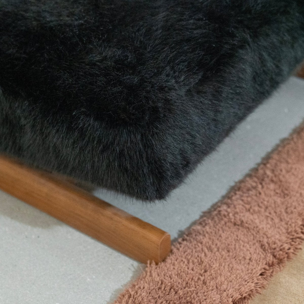 Noir Fur Lounge Chair - FURNIBLE.