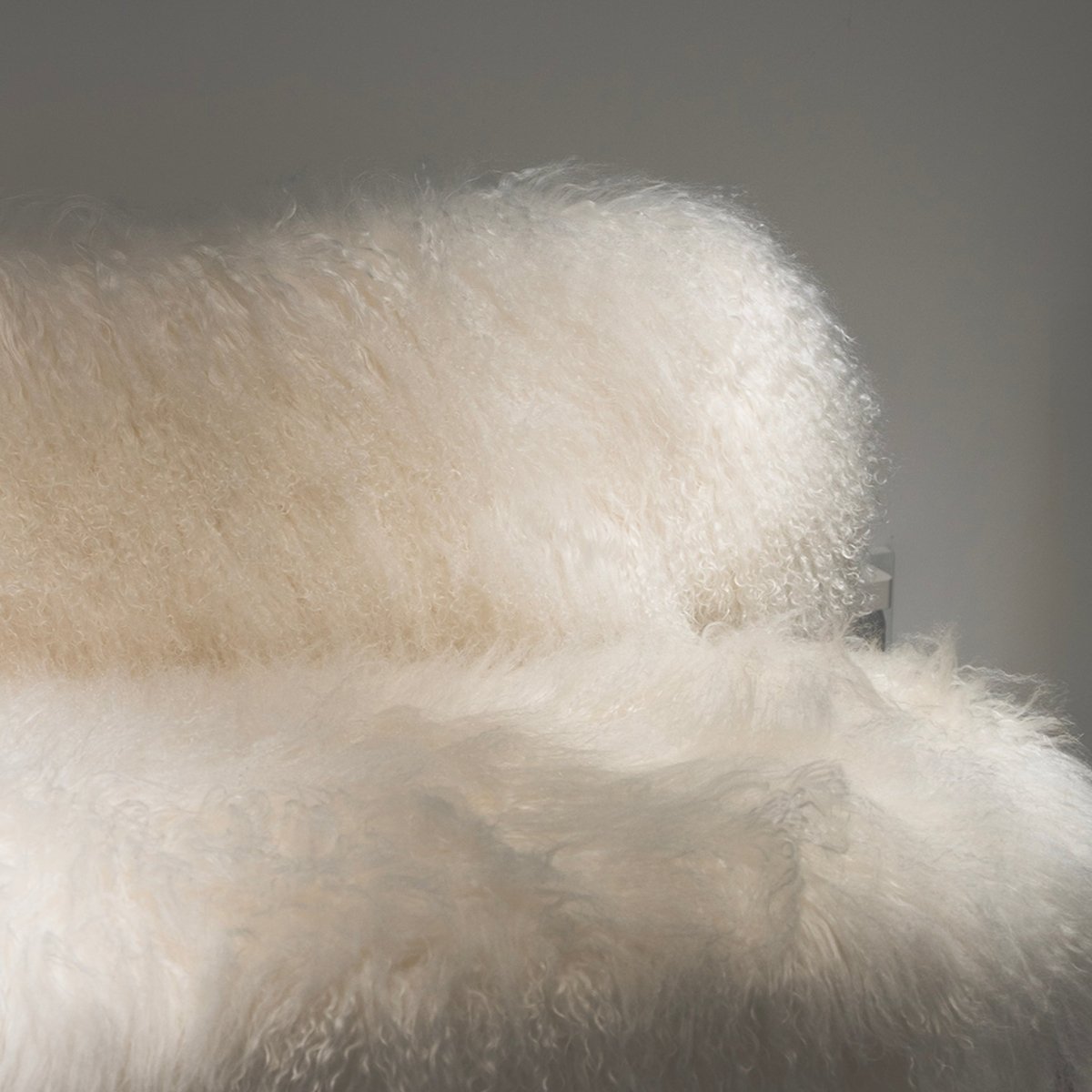 Oslo Faux Fur Lounge - FURNIBLE.