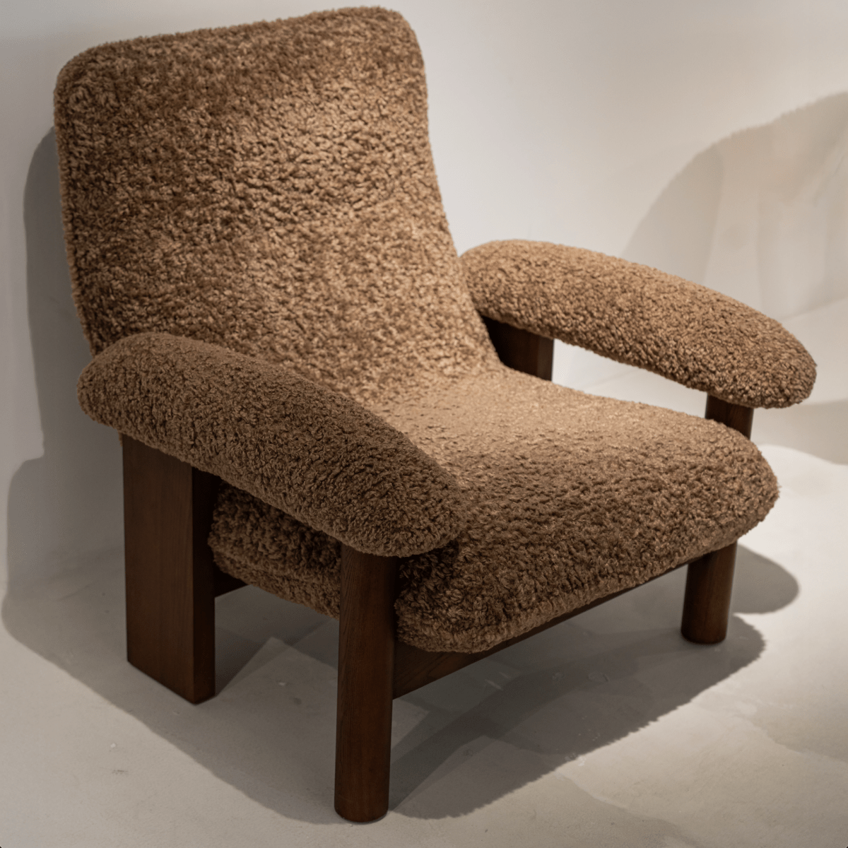 Savoy Sherpa Chair - FURNIBLE.