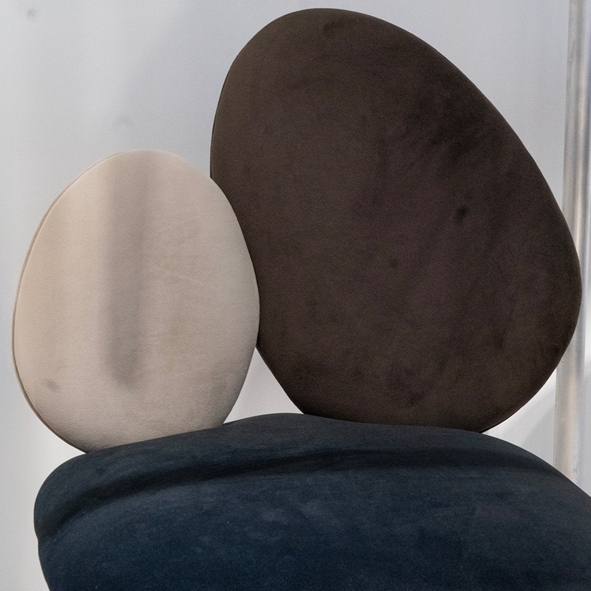 Sculptural Pebble Chair - FURNIBLE.