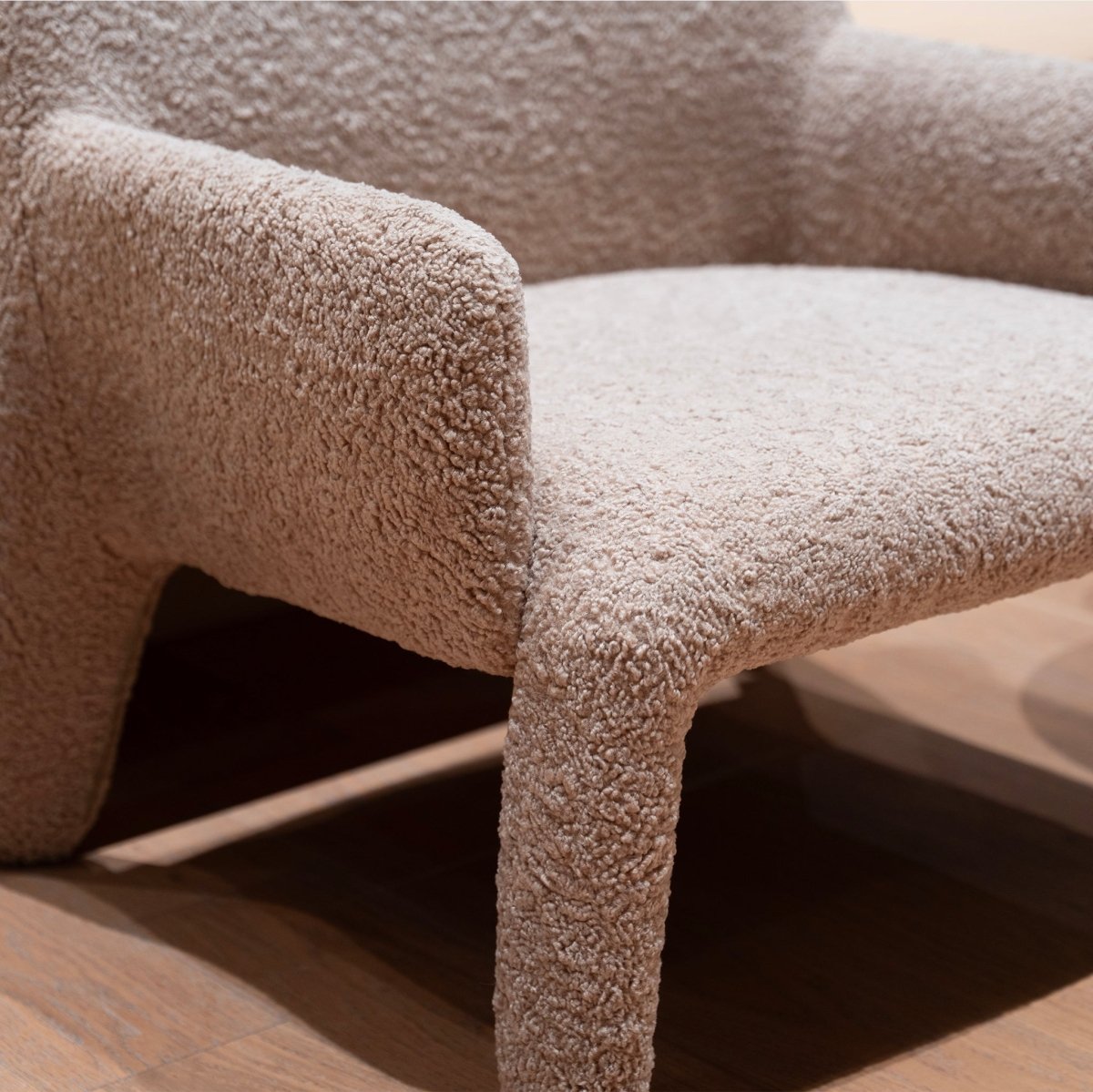 Seraphine Armchair - FURNIBLE.