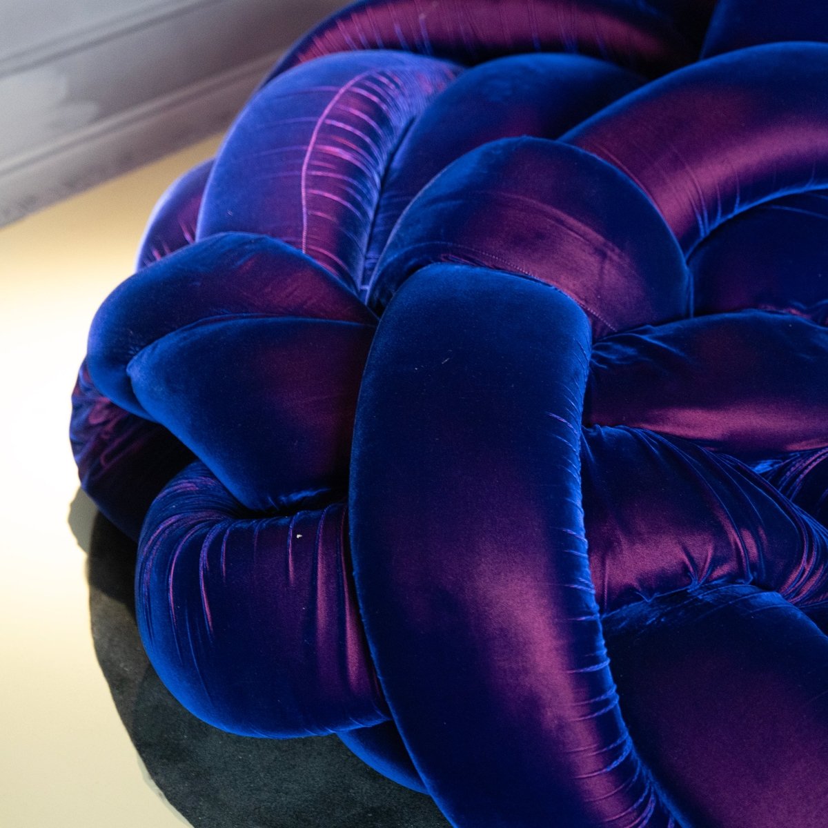 The Serpentine Lounge - FURNIBLE.