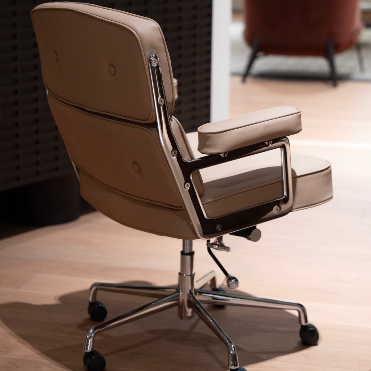 Vallon Executive Chair - FURNIBLE.